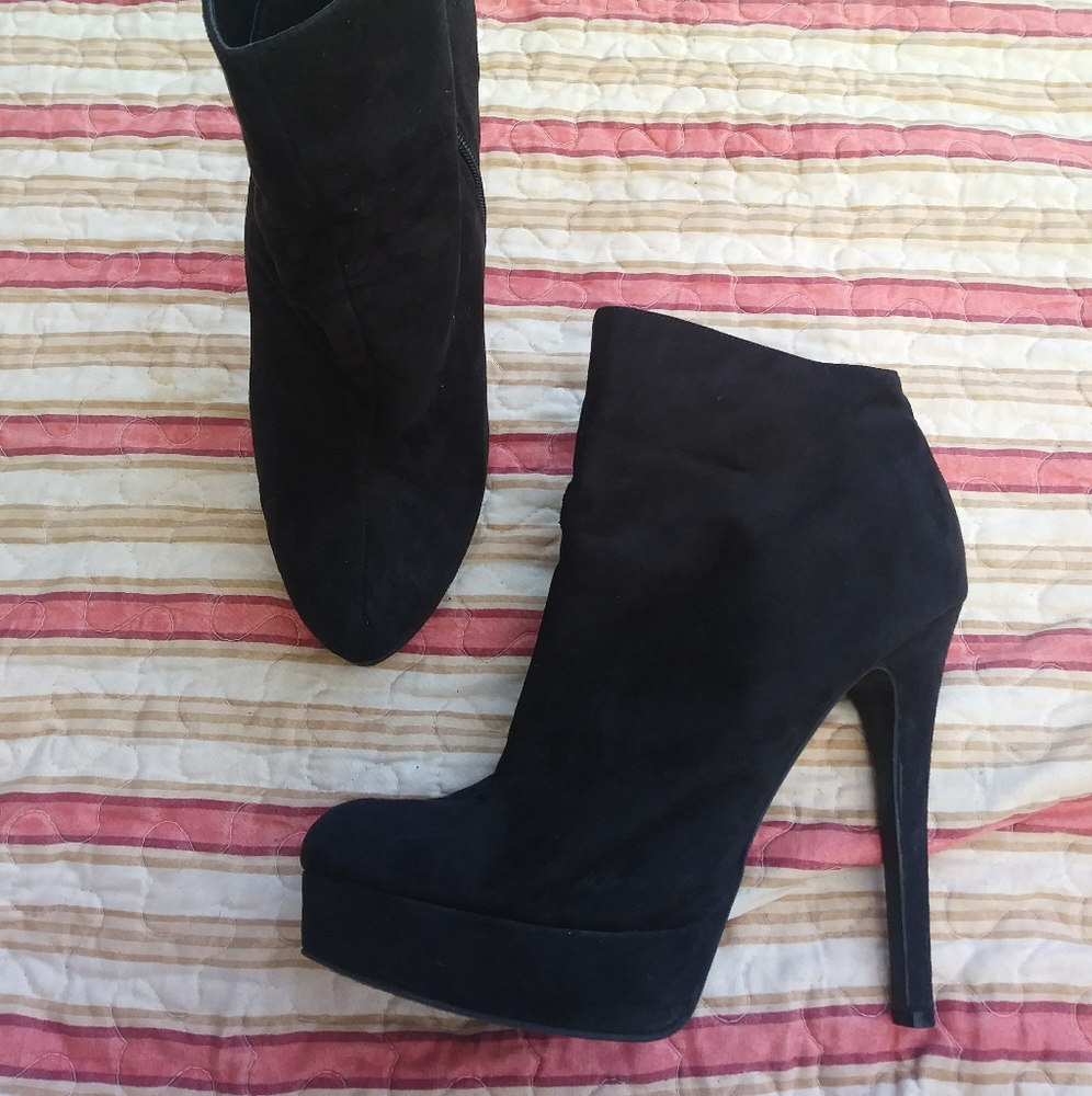 Womens size 10 Black Heels